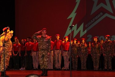 Василий Тишин поздравил орских юнармейцев