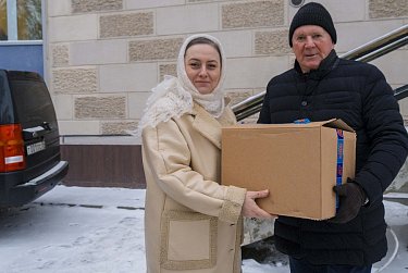 230 подарков от депутатов