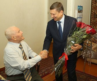 Поздравления фронтовику от депутатов