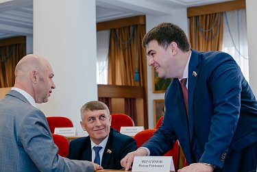 Парламент региона провел очередное заседание 