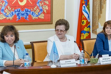 Союз женщин России укрепляет связи