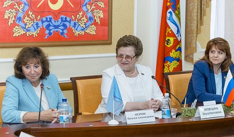 Союз женщин России укрепляет связи