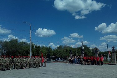 Юнармейцы Орска отметили 3-ю годовщину образования Всероссийского военно-патриотического общественного движения