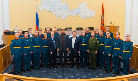 Кадеты заняли кресла парламентариев Кадеты заняли кресла парламентариев