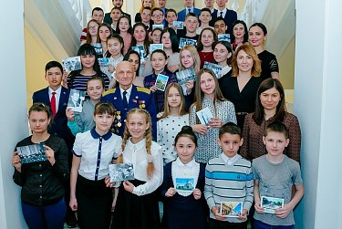 Новый состав Молодежного парламента провел свой первый «круглый стол»