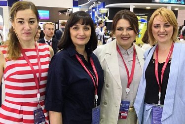  Оксана Набатчикова работала на Петербургском международном экономическом форуме
