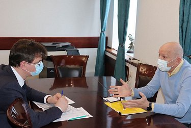 Средства на школы и спортзалы есть