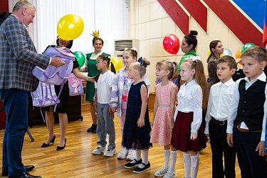 Александр Куниловский: «Задача взрослых – обеспечить детей всем необходимым»
