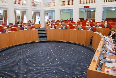 Депутаты дали оценку работе омбудсмена и аудиторов