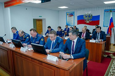 Парламентарии отметили сотрудников УФСИН 