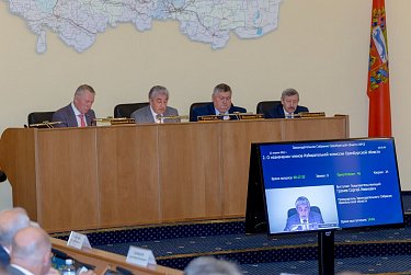 В повестке апрельского заседания 