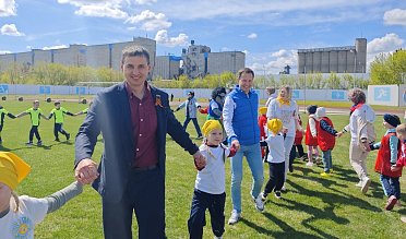 Обновленный стадион принял первых игроков 