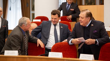 Парламентские слушания о мерах соцподдержки военнослужащих