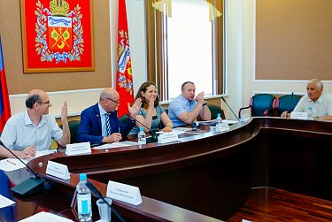 Геннадий Аверьянов: «Необходимо обеспечить транспортную доступность для учащихся во всех муниципалитетах области»