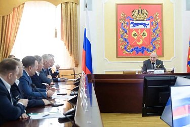 Руководство Заксобрания и лидеры фракций встретились с губернатором Евгением Солнцевым