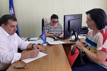 Слышать проблемы людей, находить варианты решений