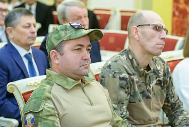 Оренбуржцев отметили высокими наградами