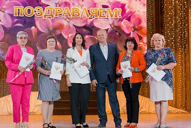 Школьников ждут единые учебники и способы оценки