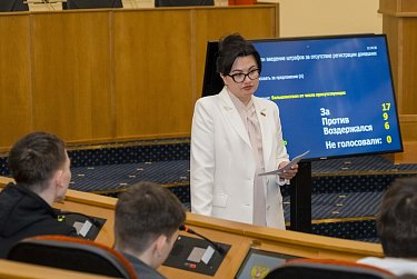 Старшеклассники Оренбурга познакомились с работой областного парламента