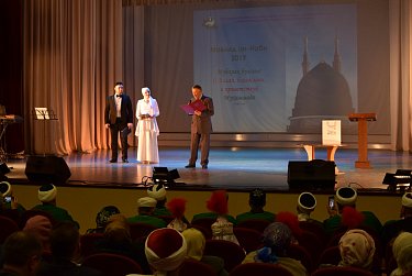 Мусульмане отмечают религиозный праздник