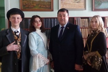 Ермек Алкулов поздравил коллектив орской библиотеки