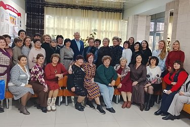 Объединить активных женщин в мощную команду