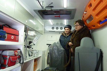 Новый автомобиль скорой помощи – сельской больнице  