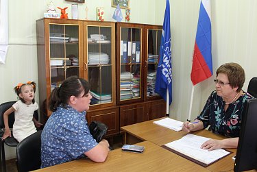 Депутаты провели приемы в Оренбурге и Сорочинске