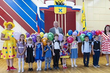 В новый учебный год с Витаминкой и Карамелькой