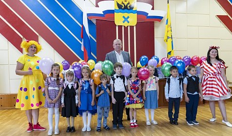 В новый учебный год с Витаминкой и Карамелькой