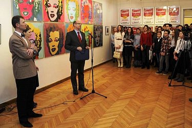 Энди Уорхол, Рой Лихтенштейн и Бэнкси в Оренбурге