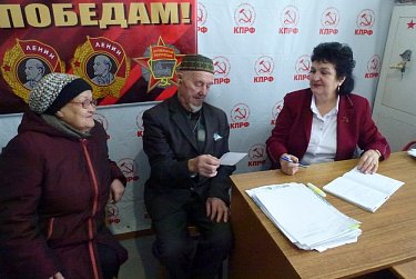 Депутаты провели приемы граждан