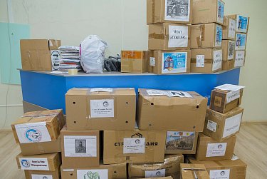 Более 40 тонн помощи отправили бойцам оренбургские женщины