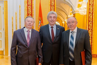 Оренбуржцы получили государственные награды