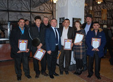 Упорно трудиться - будет хлеб в закромах водиться