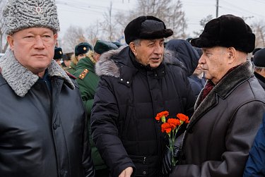 Оренбуржцы почтили память Героев Отечества