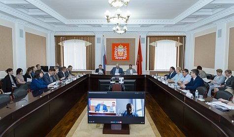 Дефицит областного бюджета снижается на 610 млн рублей