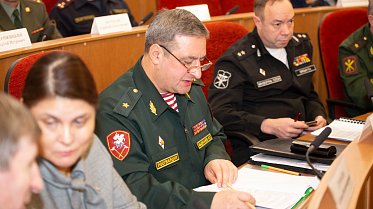 Парламентские слушания о мерах соцподдержки военнослужащих