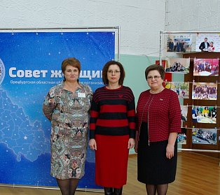 Депутаты Ольга Хромушина и Жанна Ермакова приветствовали участников Школы гражданской активности