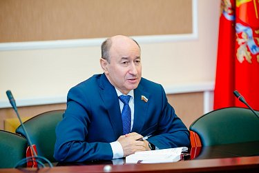Виктор Купчик: «Профессионализм аппарата - неотъемлемая составляющая эффективной работы Законодательного Собрания»