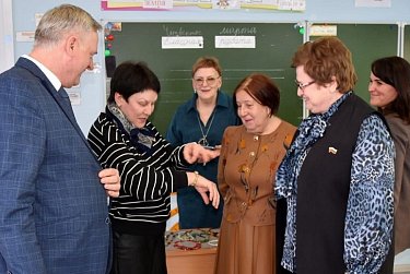 Белые розы – для жен и матерей участников СВО