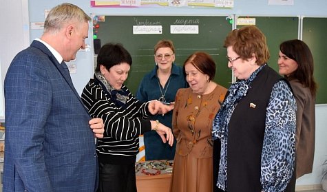 Белые розы – для жен и матерей участников СВО