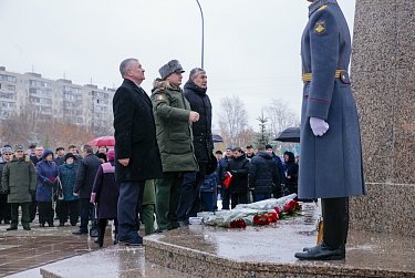 В Оренбурге открыт памятник Герою России Александру Прохоренко 