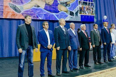 В Оренбурге проходит турнир по греко-римской борьбе памяти Евгения Францева