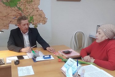Прием граждан провел в Бузулуке депутат ЗС Владимир Турчин