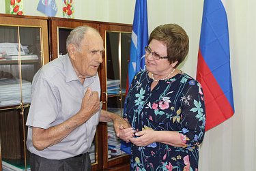 Депутаты провели приемы в Оренбурге и Сорочинске