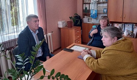 Парламентарий помогает решать проблемы