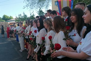 Для выпускников прозвенел последний звонок