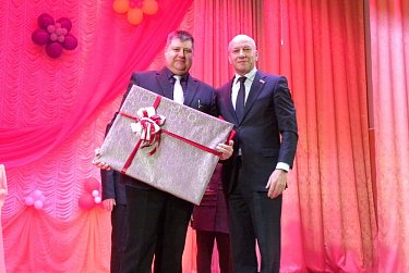 Геннадий Аверьянов работает на северо-западе Оренбуржья