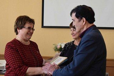 Александр Чибилев принимает поздравления с юбилеем